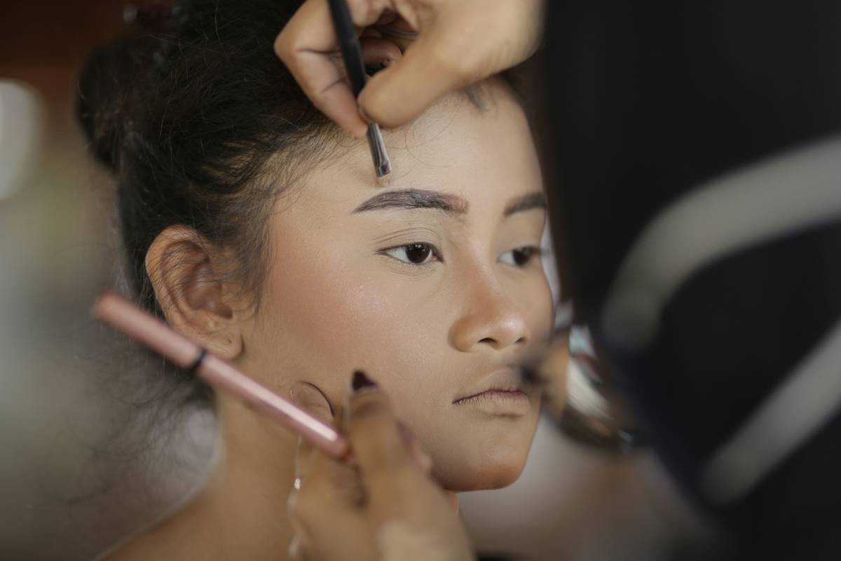 Mastering the Art of Commercial Makeup Style: Tips, Techniques, and Trends to Elevate Your Game